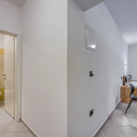 Apartma Modern Deni- Terrace & Private Parking - Happy Koper