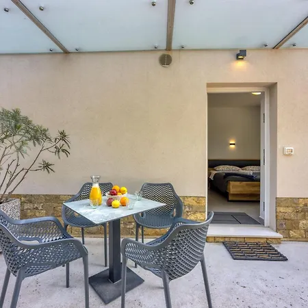 Modern Deni- Terrace & Private Parking - Happy * Koper