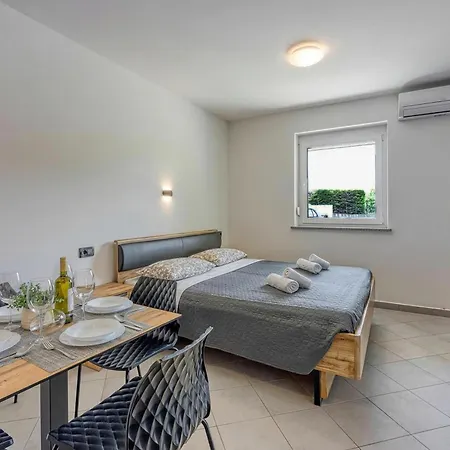 Coastal Countryside Oasis Deni - Happy Apartma Koper