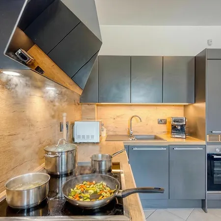 Coastal Countryside Oasis Deni - Happy