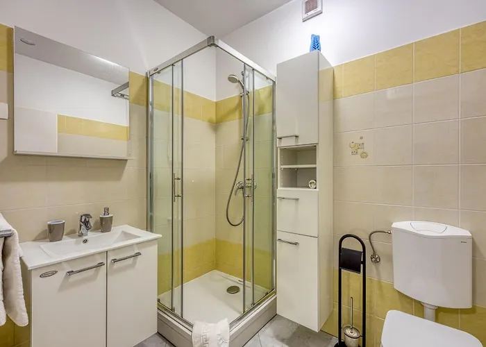 Coastal Countryside Oasis Deni - Happy Koper